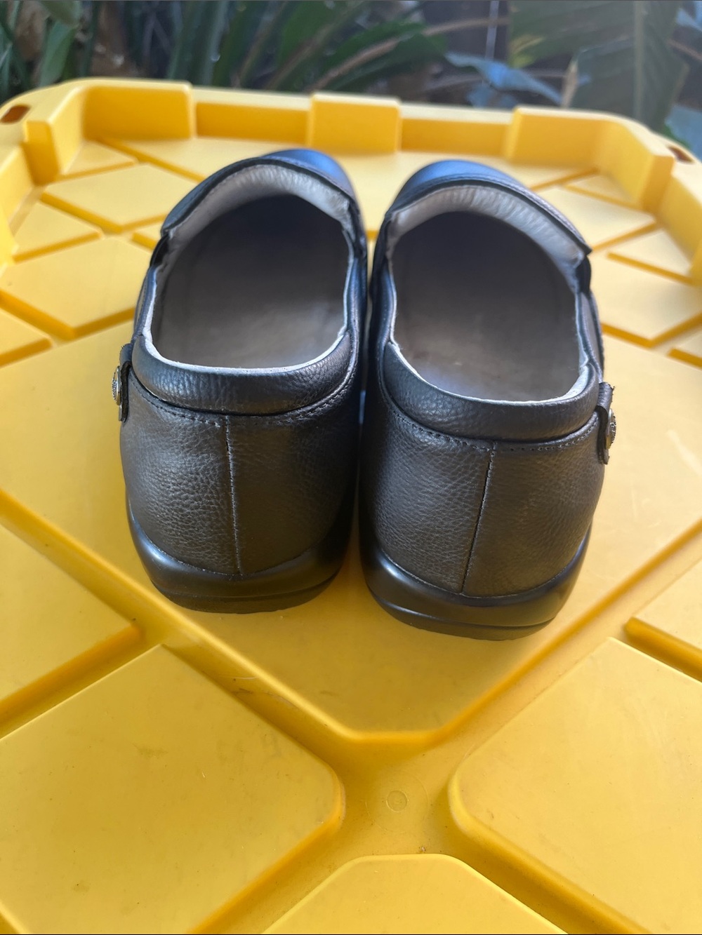 Shoe - Picture 3 of 7
